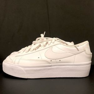 NIKE BLAZER LOW